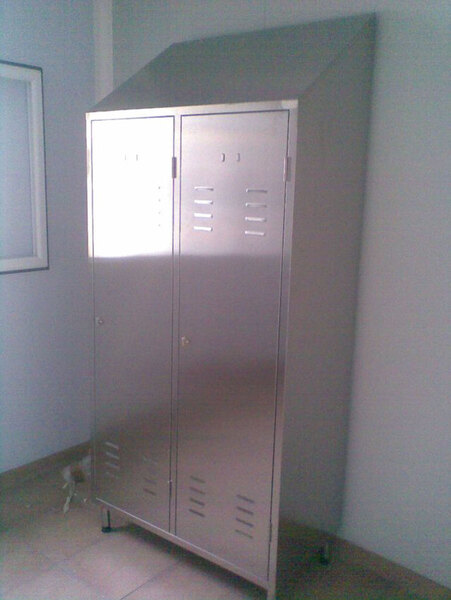 Photo LOCKERS WITH 2 COMPARTMENTS  

